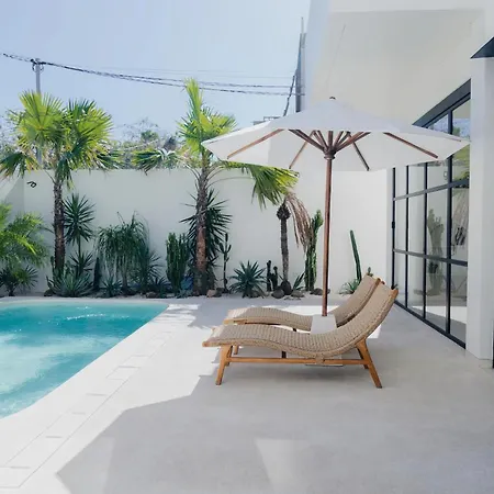 Casa Vay - Luxury Home With Rooftop In Bingin